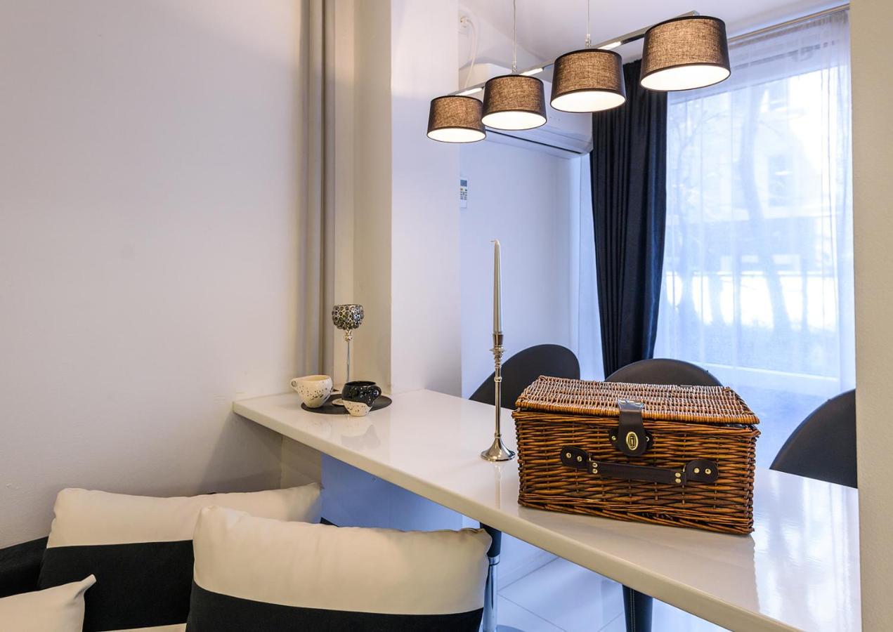 Zero-Waste Studio Apartment In Central Szófia Kültér fotó