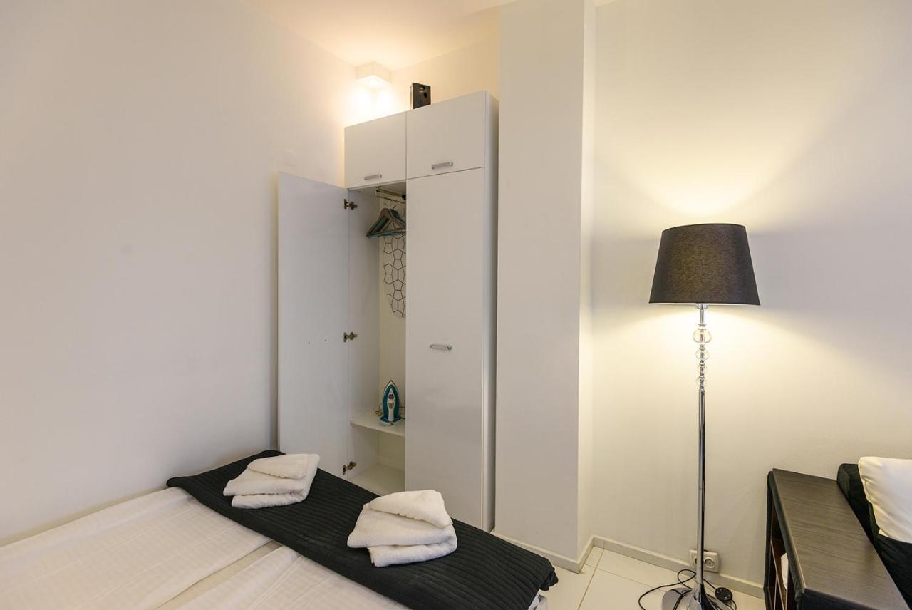 Zero-Waste Studio Apartment In Central Szófia Kültér fotó